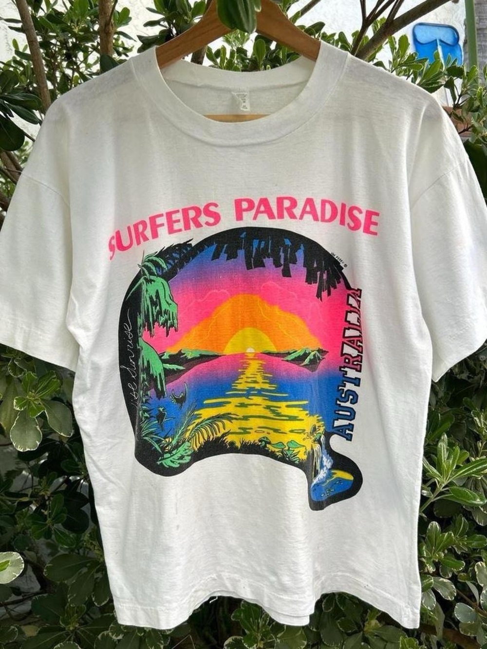 Vintage 1980s Surfers Paradise Australia Graphic T Shirt L Made Australia White